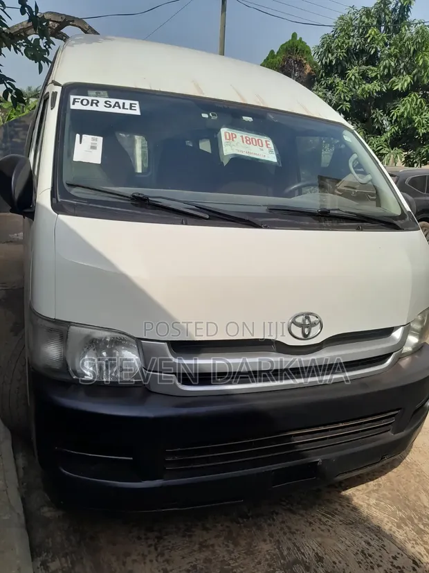 Toyota HiAce 2013 - 1