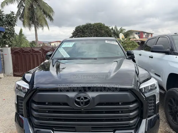 2026 Toyota Tundra Limited CrewMax 4WD SB Black - 1