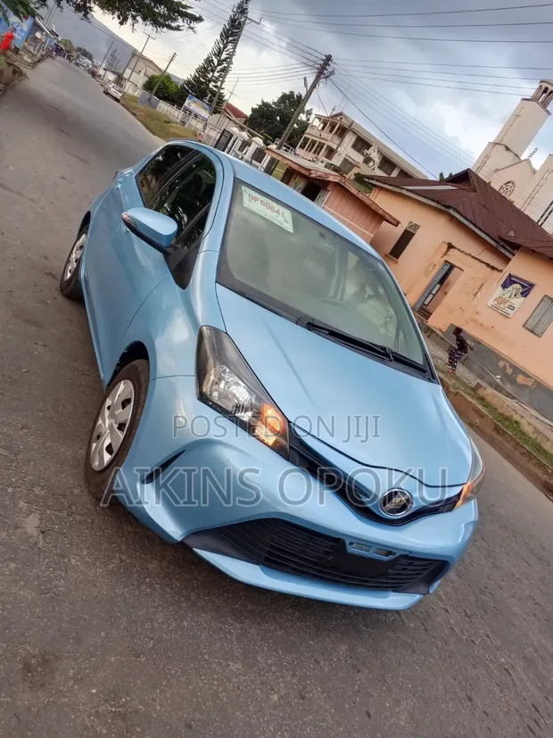 Toyota Vitz 1.3 FWD 5dr 2015 Blue - 1