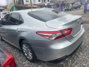 Toyota Camry 2020 Silver