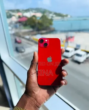 Apple iPhone 13 128GB Red