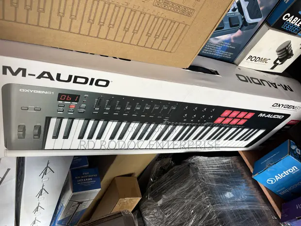 M-Audio Oxygen61 MIDI Keyboard - 1