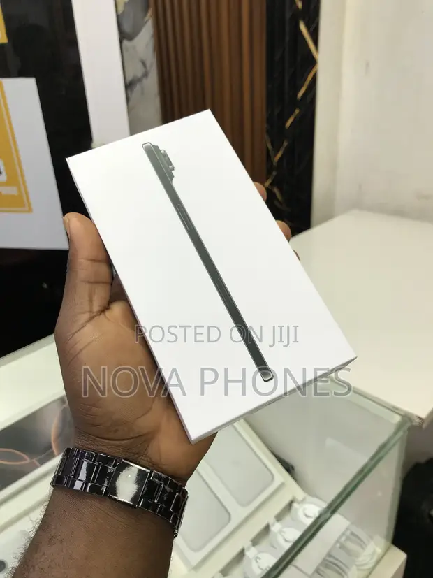 New Apple iPhone Air 256GB - 1