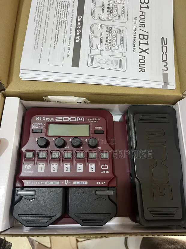 Zoom B1xFour Bass Multi-Effect Processor - 1