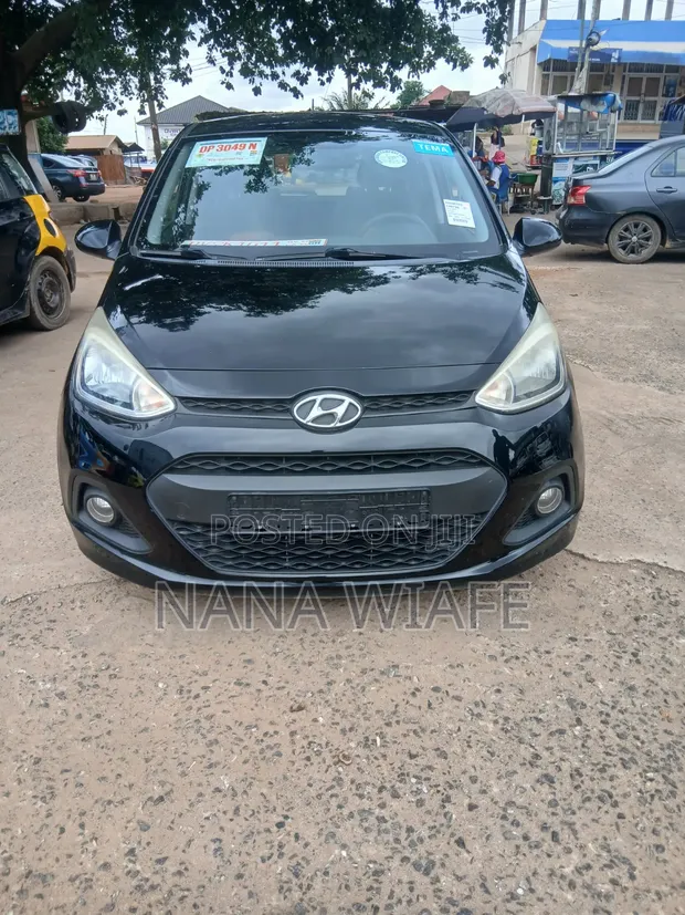 Hyundai i10 2015 Black - 1