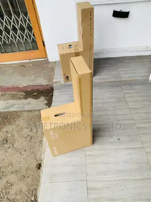 Brand New Samsung B-Series Soundbar HW-B450F 2.1 Ch