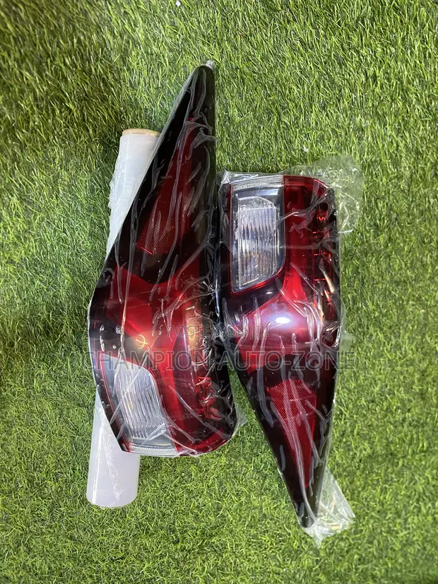 Mitsubishi Outlander 2023-2025 Taillight Pair - 1