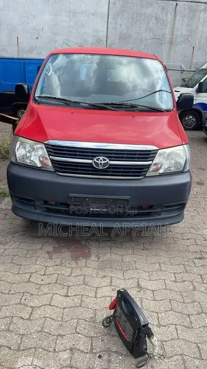 Toyota HiAce 2010