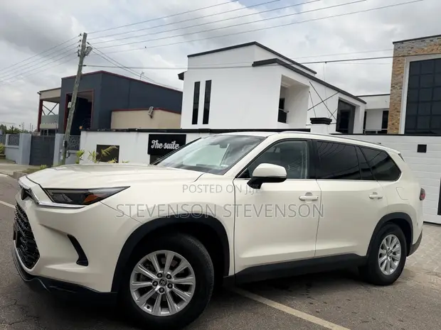 2024 Toyota Highlander XLE AWD White - 1