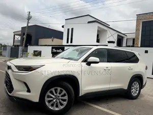 2024 Toyota Highlander XLE AWD White