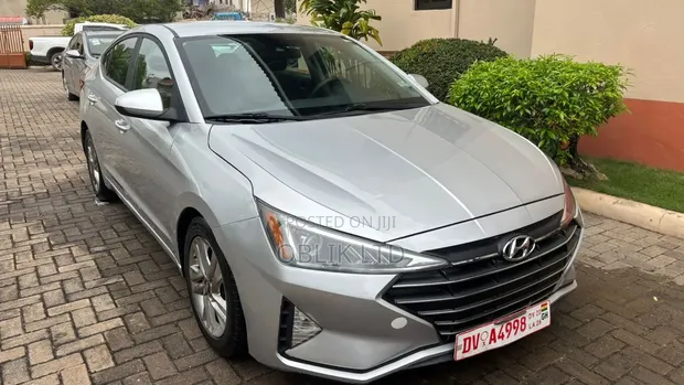 2019 Hyundai Elantra SEL Silver - 1