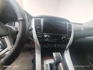 Mitsubishi Pajero Sport 2017 Black