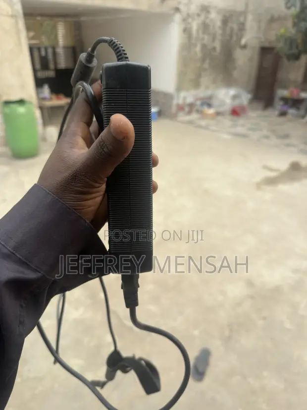 HP 120W Charger - 1
