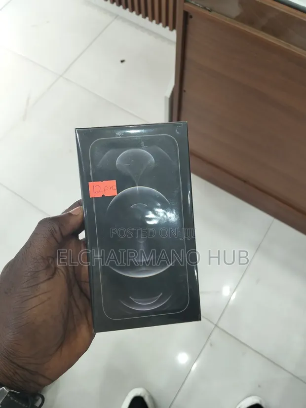 New Apple iPhone 12 Pro 128GB Black - 1