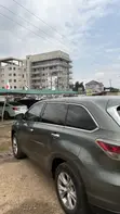 2015 Toyota Highlander LE 4dr SUV AWD 3.5L Green - 1