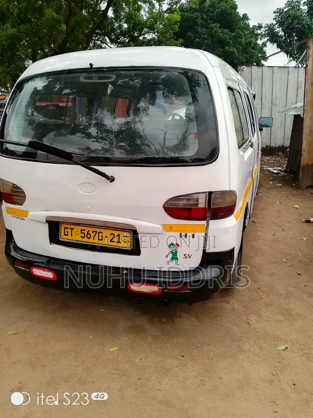 Hyundai Starex 2007 White - 1
