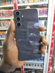 Samsung Galaxy S24 FE 128GB Black - 1