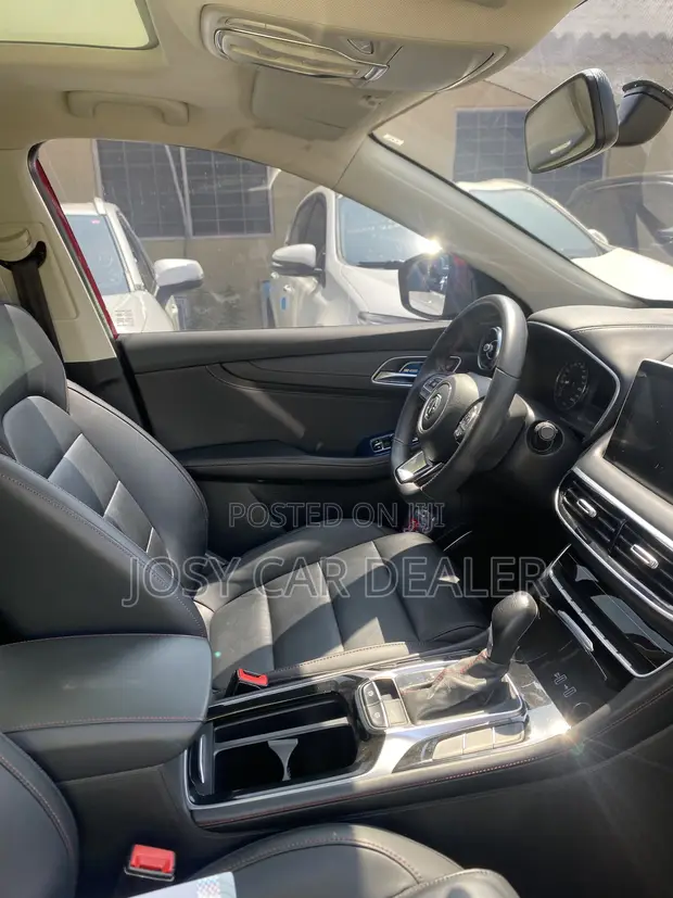 MG HS 20T DCT Comfort 2018 Red - 1