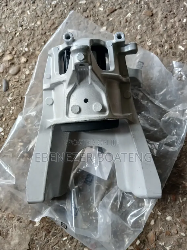 Honda Civic Engine Mount (2018-2019) - 1