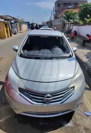 2013 Nissan Note Windscreen