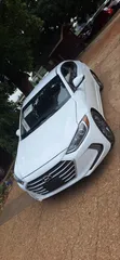 Hyundai Elantra 2017 White - 1