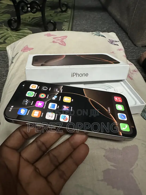 Apple iPhone 16 Pro Max 256GB Silver - 1