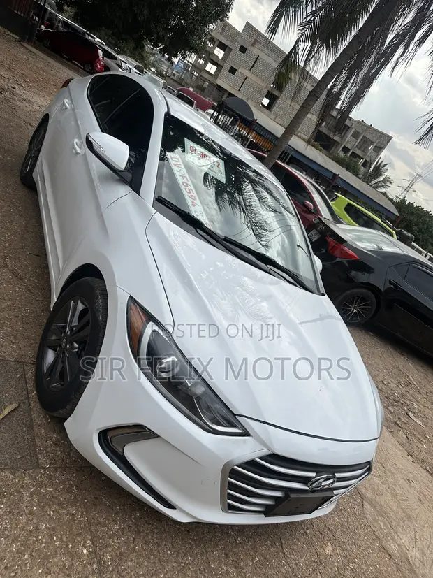 2017 Hyundai Elantra SE Sedan FWD (2.0L 4cyl 6M) White - 1