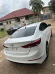 2017 Hyundai Elantra SE Sedan FWD (2.0L 4cyl 6M) White - 4