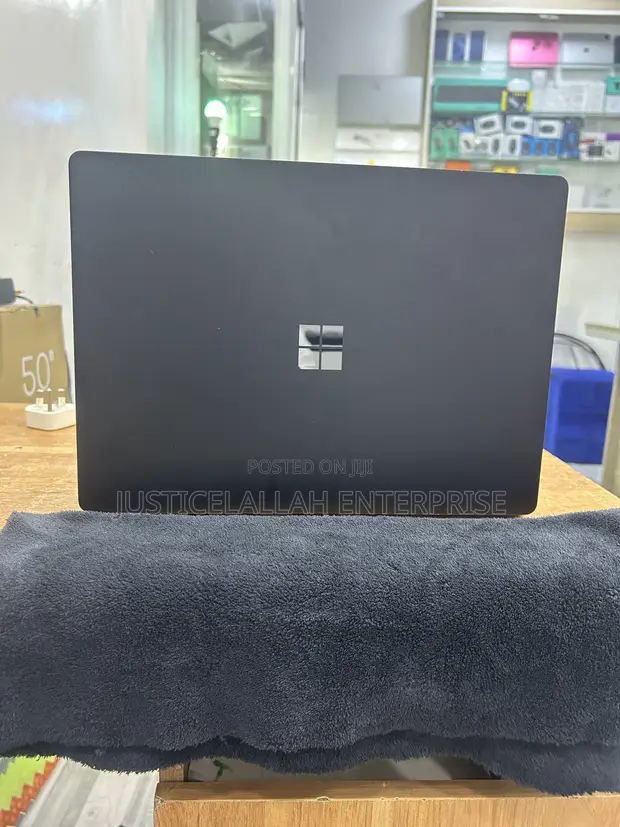 Microsoft Surface Laptop 3 14" Intel Core i5 8GB RAM 256GB SSD - 1