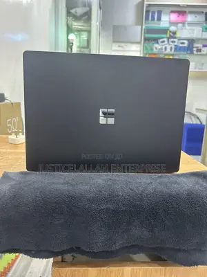 Microsoft Surface Laptop 3 14" Intel Core i5 8GB RAM 256GB SSD