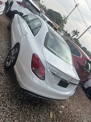 2017 Mercedes-Benz C300 Base 4Matic Sedan AWD White