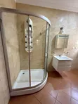 5-Bedroom House for Rent in Etordan, Boundary Road Area - 4