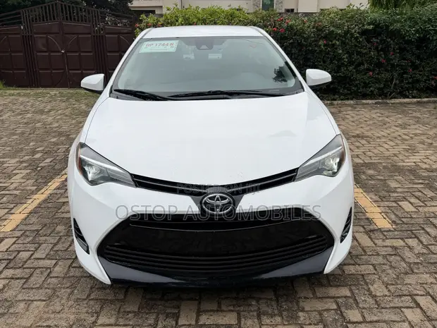 Toyota Corolla LE Eco 2019 White - 1