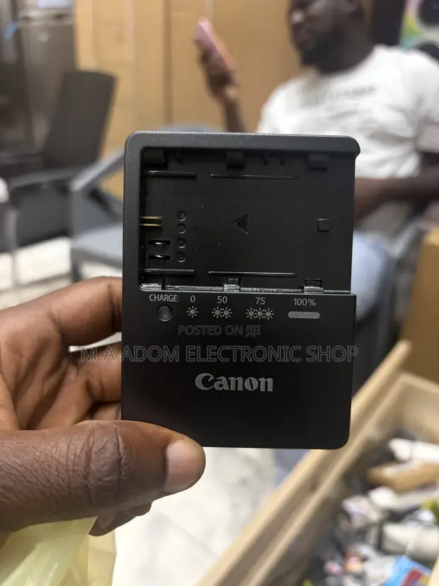 Canon LC-E6 Battery Charger for LP-E8 - 1