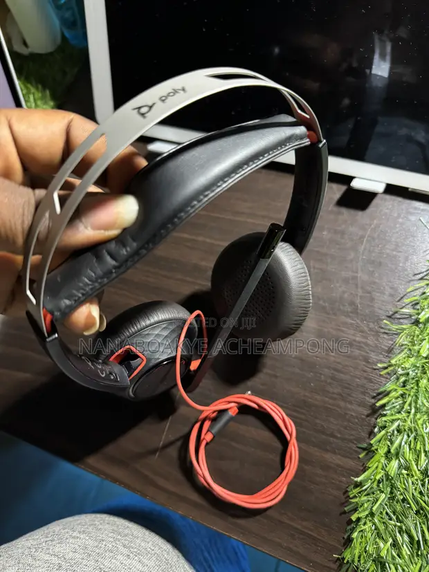 Poly Blackwire 5220 Stereo USB Headset - 1