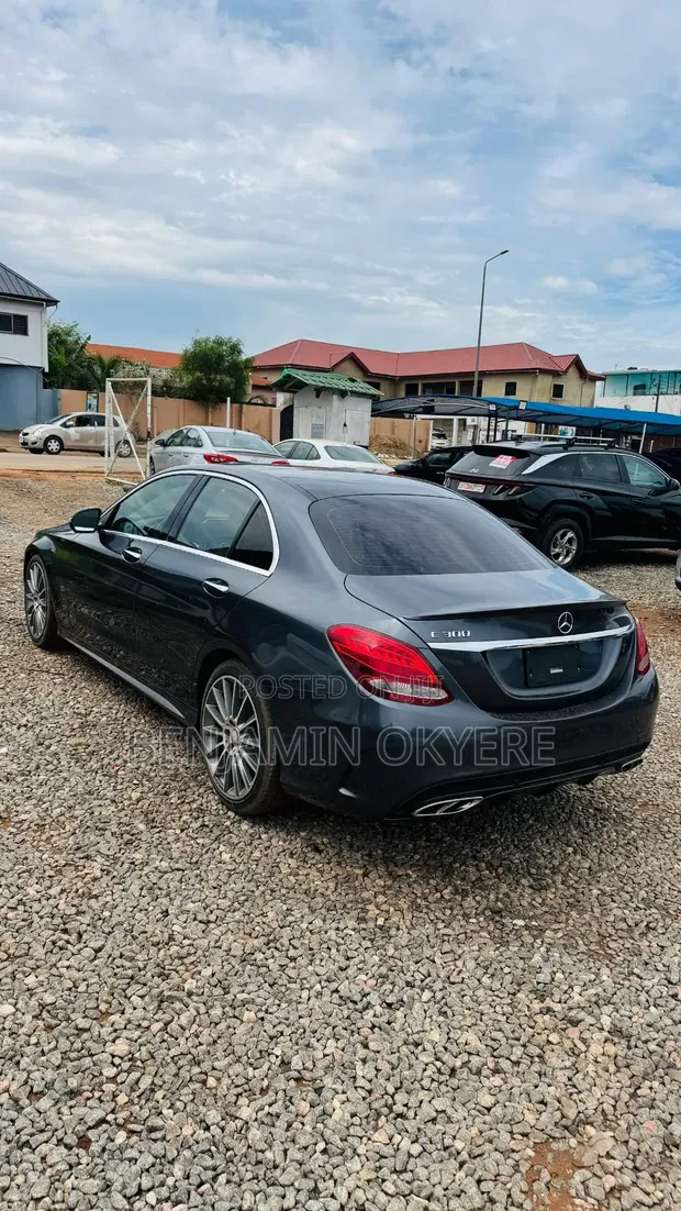 Mercedes-Benz C300 2016 Gray - 1