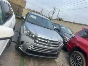 Toyota Highlander LE 4x2 2017 Silver