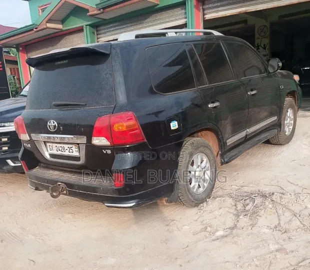Toyota Land Cruiser 4.6 V8 VX-R 2014 Black - 1