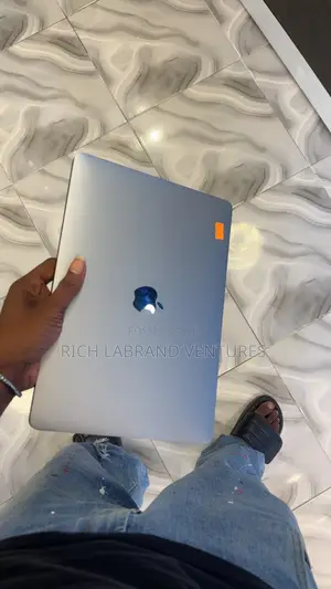 Apple MacBook Pro 2019 8GB Intel Core i5 256GB SSD