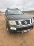 Nissan Navara 2010 Black - 1