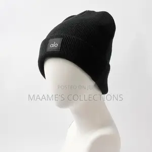Fashionable Black Knit Beanie
