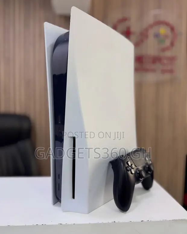 Used Sony PlayStation 5 Standard 825GB (Disc Edition) - 1