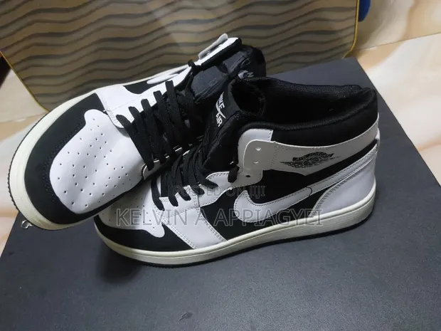 Air Jordan 1 High Black/White - 1