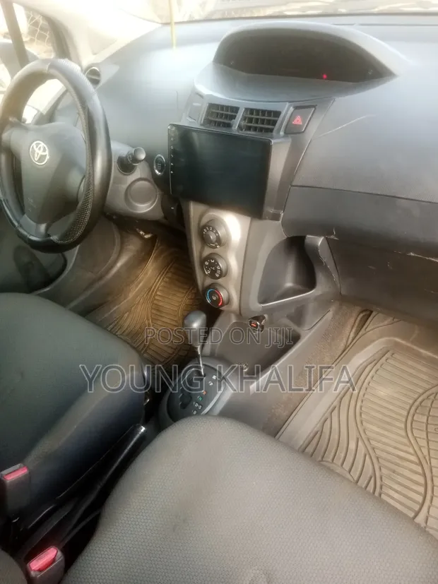 Toyota Vitz 2010 Blue - 1