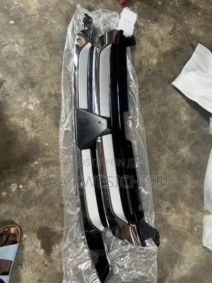 Mitsubishi Outlander Front Bumper Grille (2017-2018)