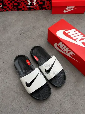 Nike Slides - White