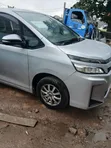 Toyota Voxy 2018 Silver - 3