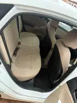 Hyundai Accent SE Sedan 2017 White - 4