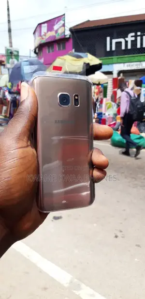 New Samsung Galaxy S7 32GB Gold