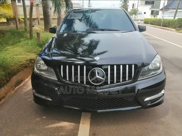 Mercedes-Benz C250 2014 Black - 1